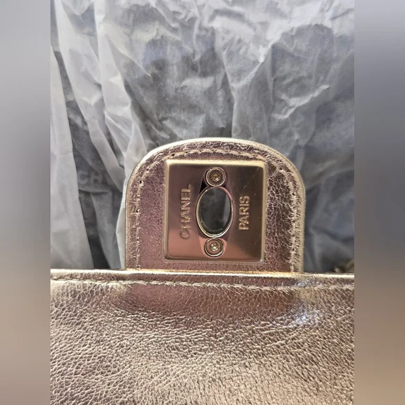 CHANEL Heart Clutch on Chain. - Picture 11 of 11